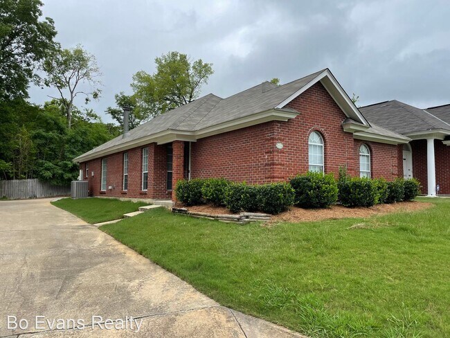 Foto del edificio - 3 br, 2 bath House - 6444 Chaprice Lane