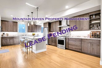 Building Photo - 3040 Alpine Hideaway Trail