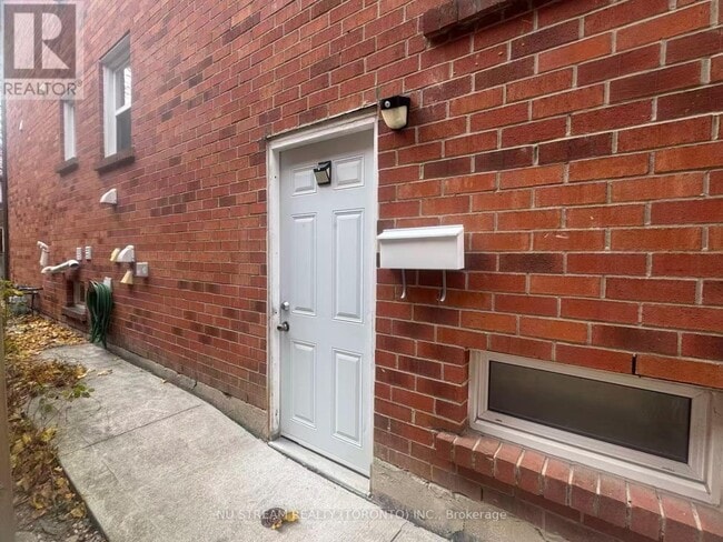 Building Photo - 4144 Lastrada Heights