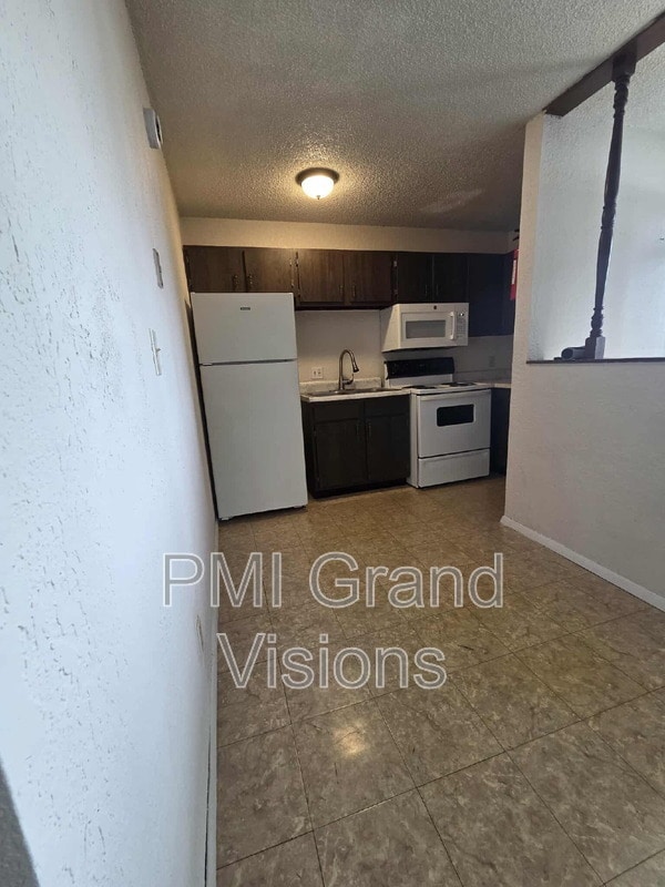Building Photo - 1305 18th St