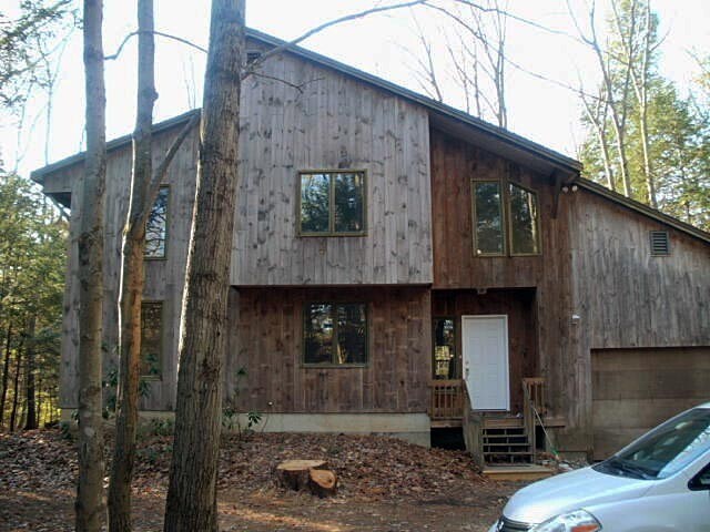 Foto del edificio - Spacious 3–4 Bedroom Home on Wooded Lot wi...