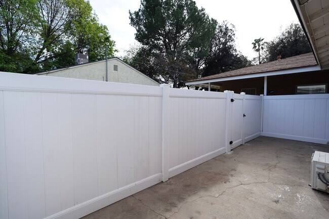 Foto del edificio - 3627 Harding St