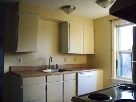 Building Photo - 25 Village Dr