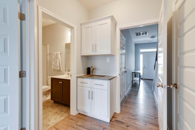 Foto del edificio - 2272 Perennial Cir