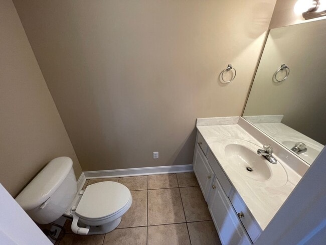 Foto del edificio - 77-83 Gray Hawk Drive 4-Plex