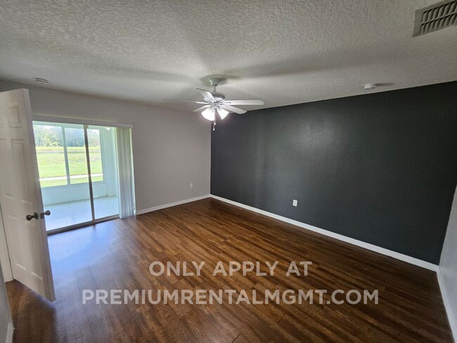 Building Photo - Beautiful Townhome in St Cloud !