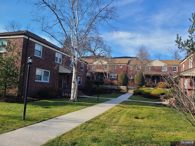 Primary Photo - 2207 Center Ave