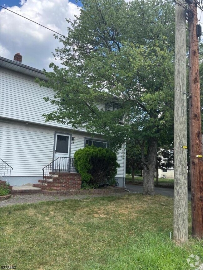 Building Photo - 80 Cedarhurst Ave