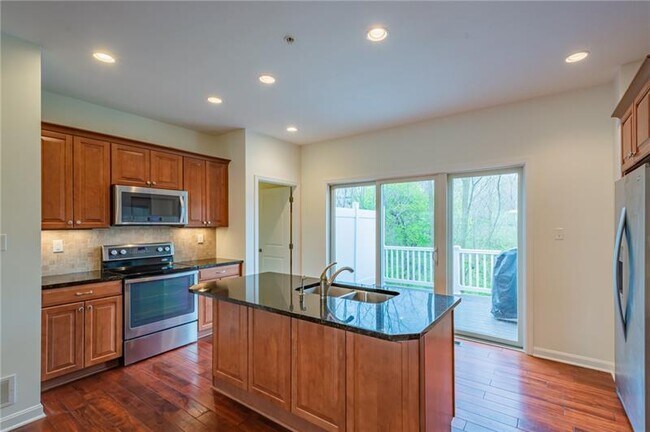 Foto del edificio - 848 Highpointe Cir