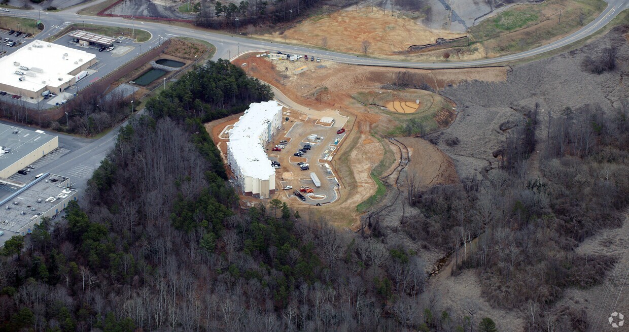 Aerial Photo - Lodge at Hickory