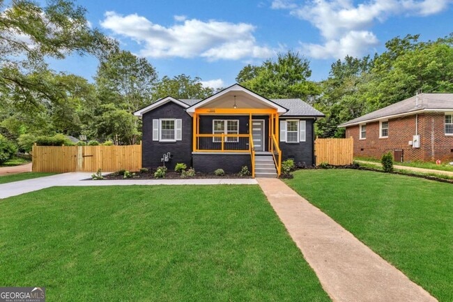 Building Photo - 388 Sargent Dr SE
