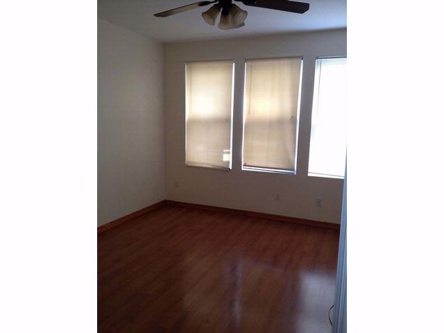 Foto del edificio - 5736 64th St