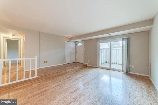 Building Photo - 7938 Bentley Village Dr