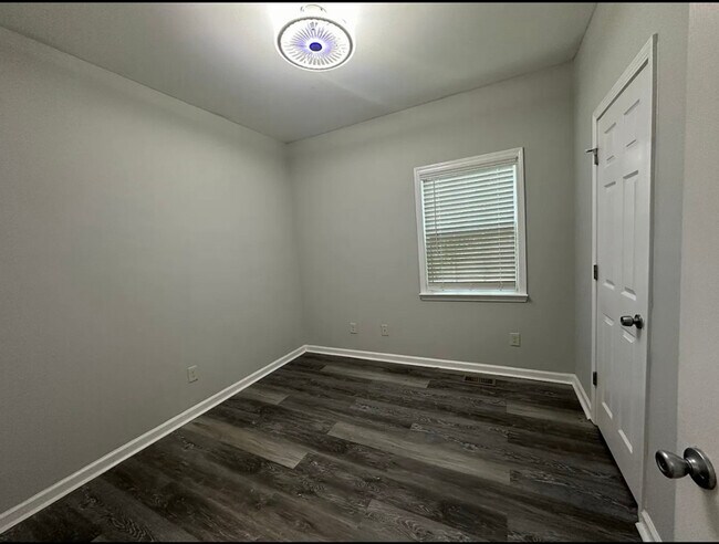 Foto del edificio - 2829 3rd Ave SW