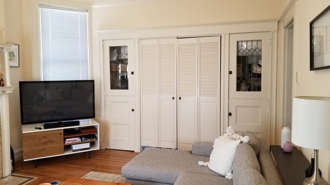 Building Photo - 905 Diamond St