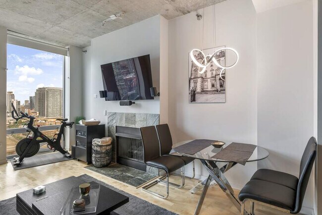 Foto del edificio - 700 N Larrabee St