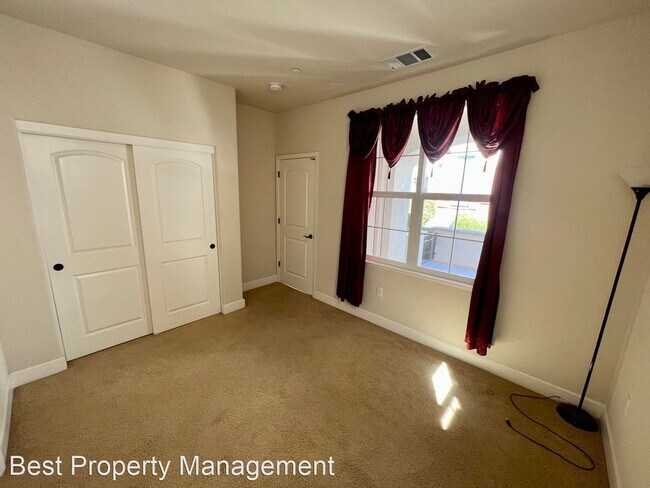 Building Photo - 3 br, 3 bath House - 446 Selby Ln