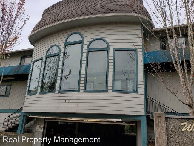 Building Photo - 1125 Searles St
