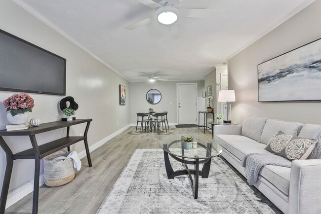 Building Photo - 5 Karen Cir