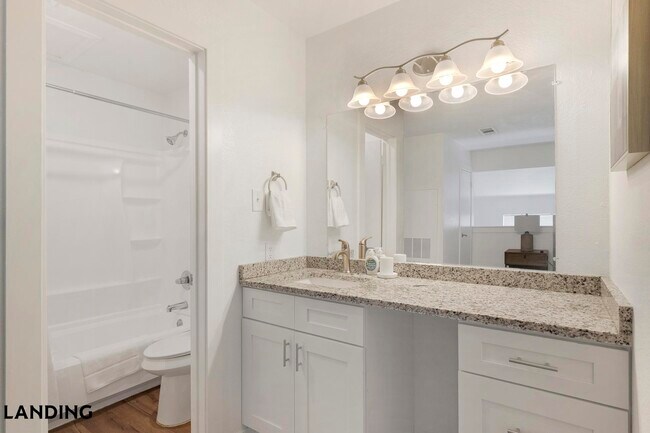 Building Photo - 1225 E Pleasant Run Rd