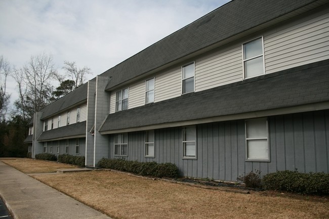 Building Photo - Hampton Place Apartments