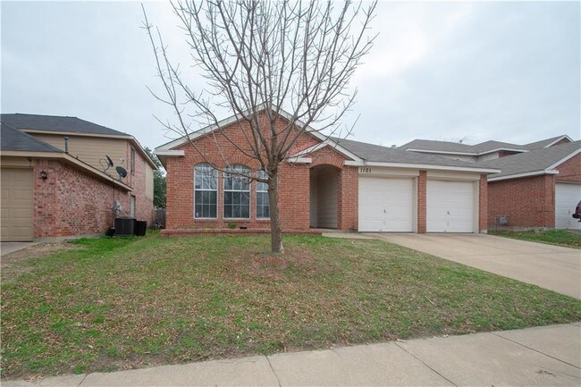 Building Photo - 1101 Iron Horse Dr
