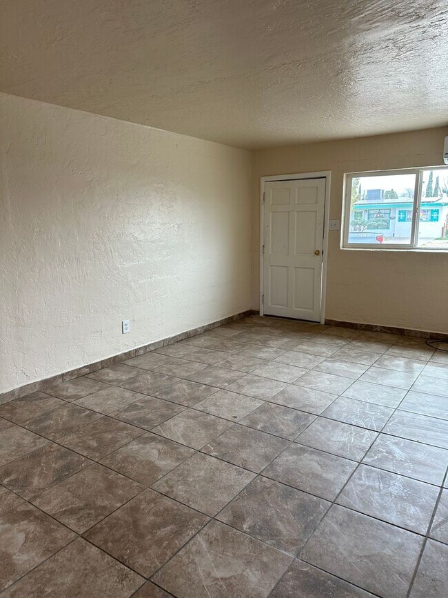 Foto del edificio - Great 1 Bed 1 Bath located near NMSU