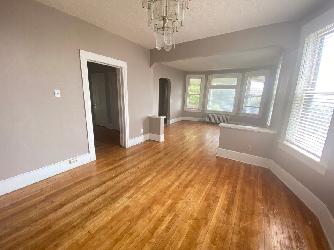 Primary Photo - 208 Piedmont Ave