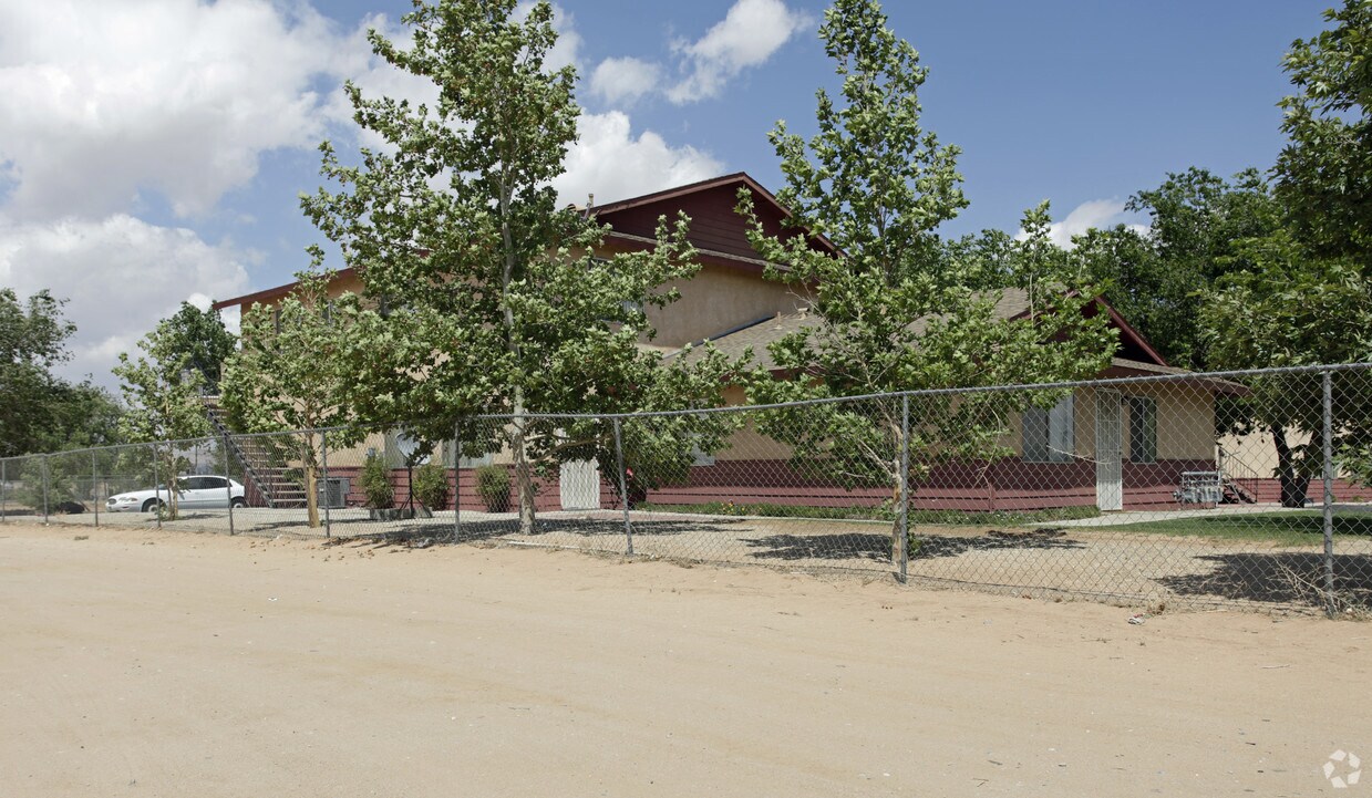 Building Photo - 13584 Rancherias Rd