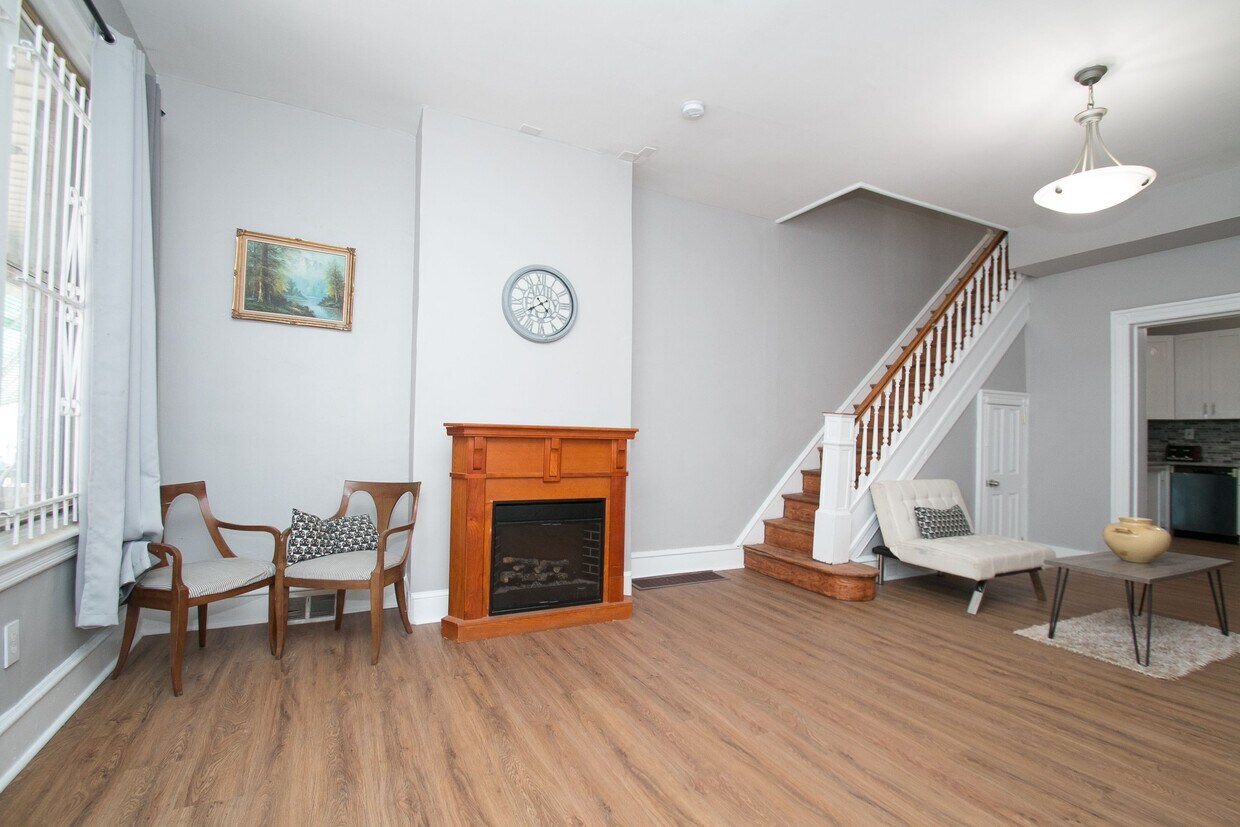 Primary Photo - 3717 N Gratz St