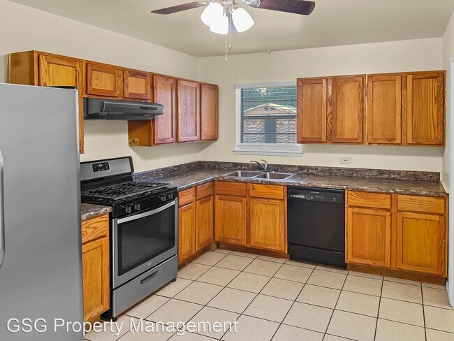 Building Photo - 3 br, 1 bath House - 130 Starlight Terrace
