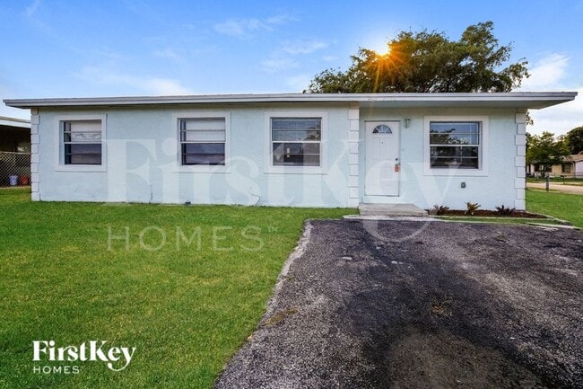 Building Photo - 2121 NW 28th Terrace