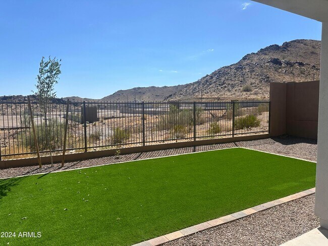 Foto del edificio - 2704 N 216th Ave