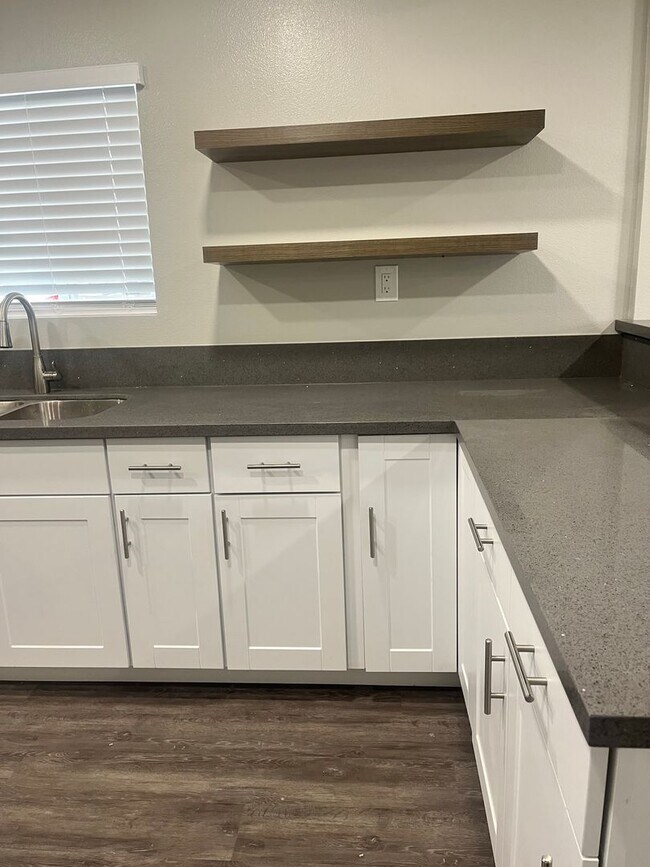 Building Photo - Completely Remodeled Beauty