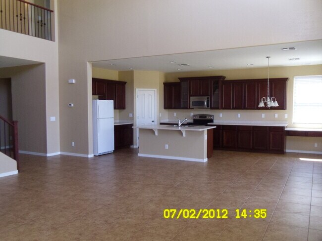 Building Photo - Lovely 4 BR 3BA Home in Skyline Ranch, San...