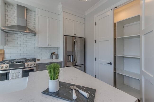 Building Photo - Eldridge Townhomes