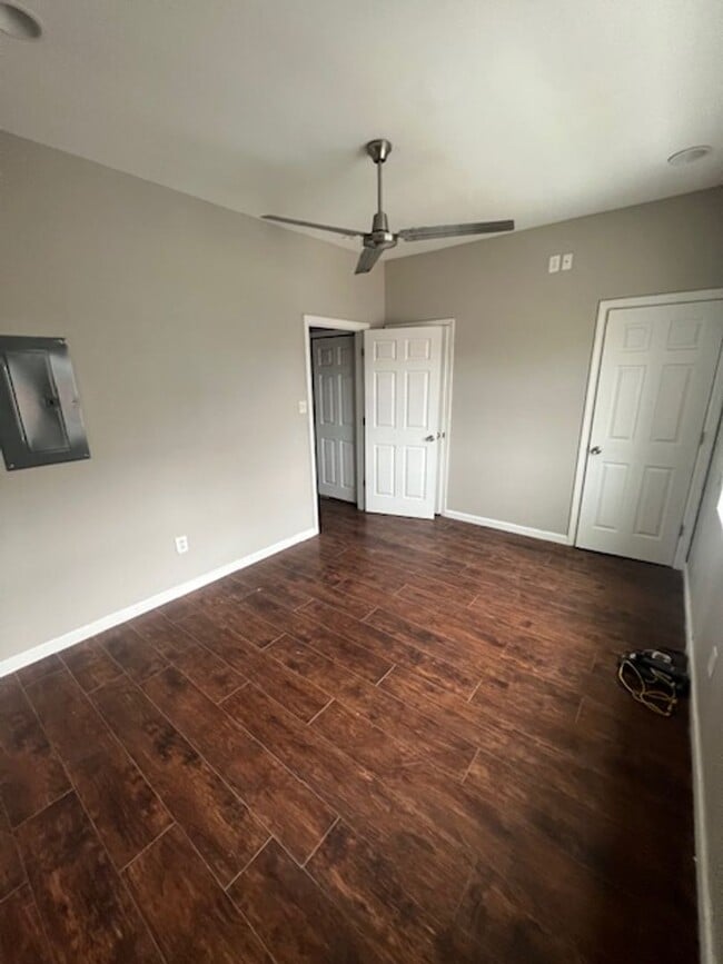 Photo - 2419 Frankford Ave Apartment