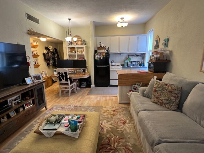 Foto del edificio - 1862 Beacon St