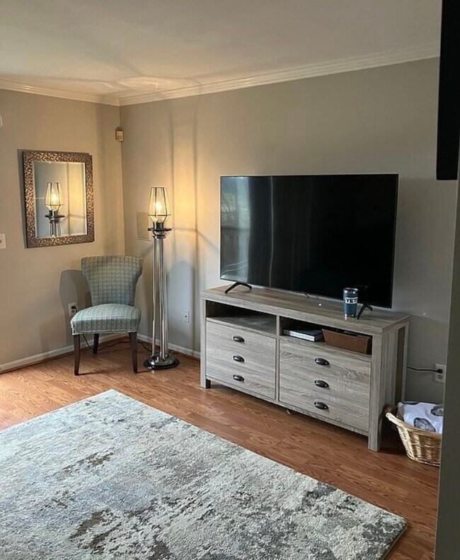 Foto del edificio - 7088 Colonial Oaks