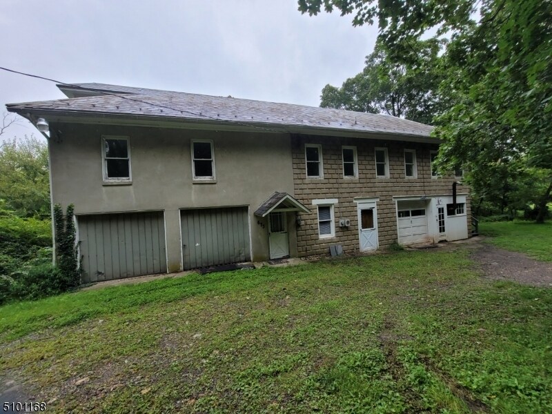 Primary Photo - 673 S Main St
