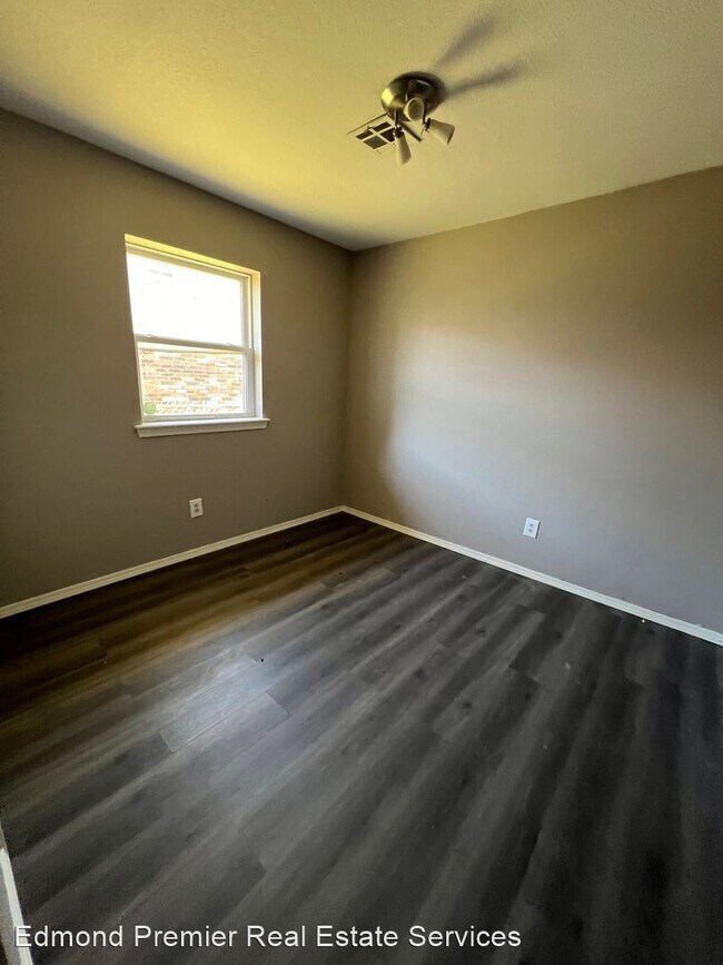 Foto del edificio - 3 br, 2 bath House - 1803 E Edwards