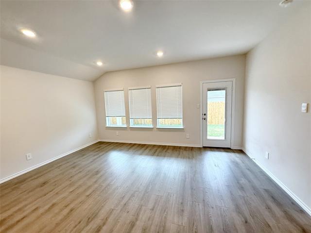 Foto del edificio - 2111 Texoma Pkwy