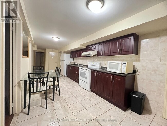Building Photo - 277 Huntington Ridge Dr