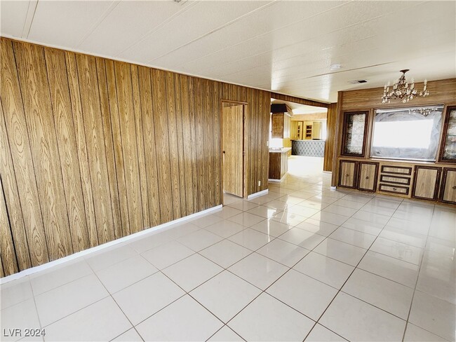 Building Photo - 6135 Carlsbad Ave
