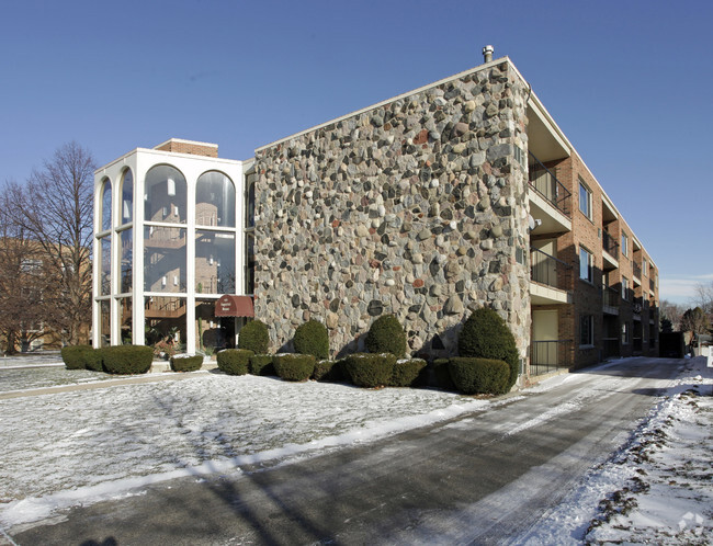 Building Photo - Imperial House