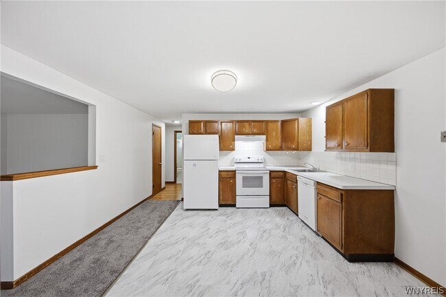 Building Photo - 2500 Sheridan Dr