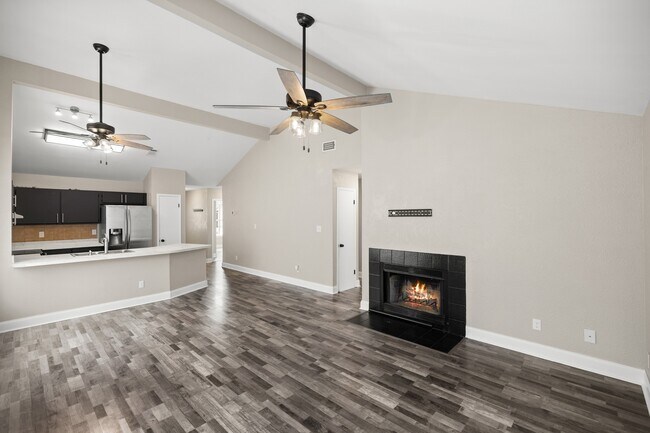 Building Photo - 3045 Yorktown Cir
