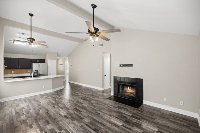 Foto del edificio - 3045 Yorktown Cir