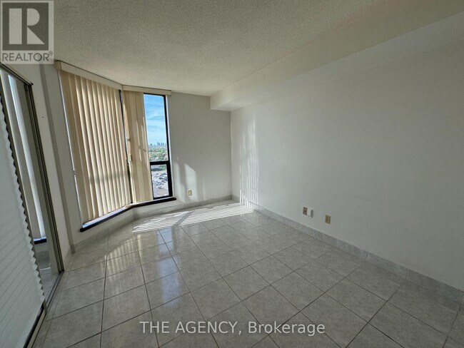 Photo du bâtiment - 1155 Bough Beeches Blvd