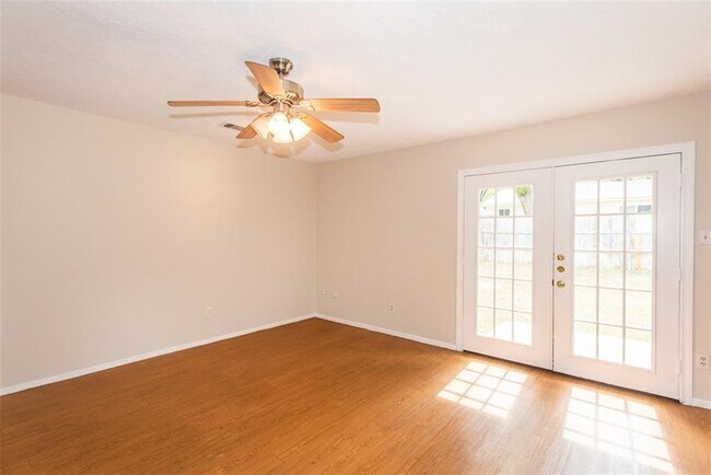 Foto del edificio - 6505 Clubway Ln